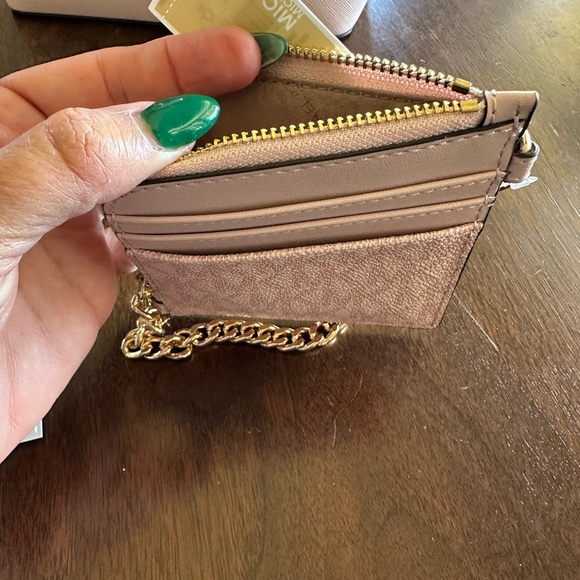 Michael Kors Gold Chain Cash/Cardholder in Powder Blush - Picture 4 of 6